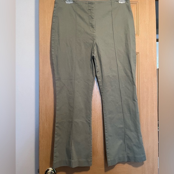 Ann Taylor LOFT Green Kick Crop Pants Women's NWT - Picture 7 of 9